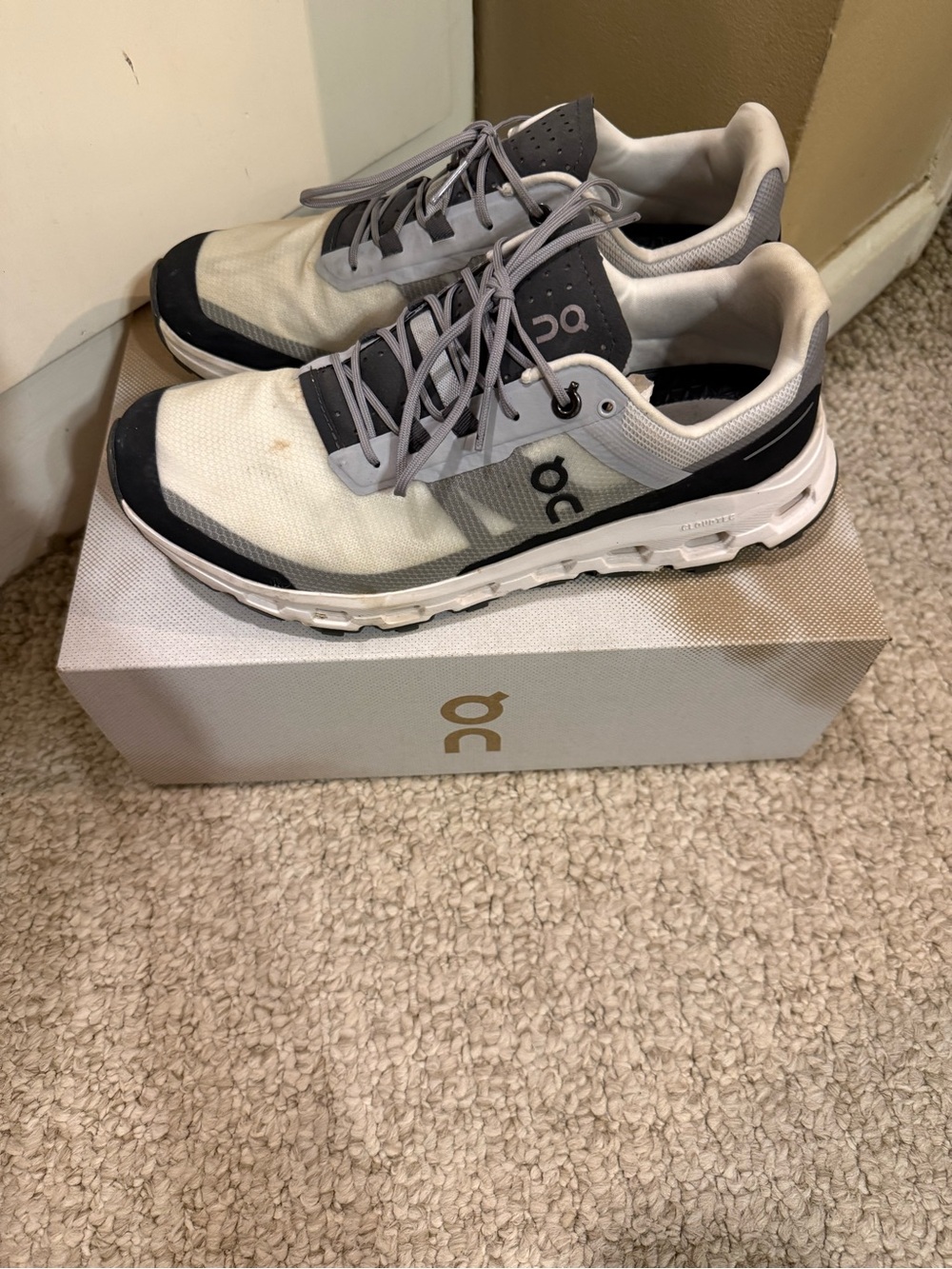 Women’s Cloudvista OnClouds Size 9.5 - Picture 4 of 6